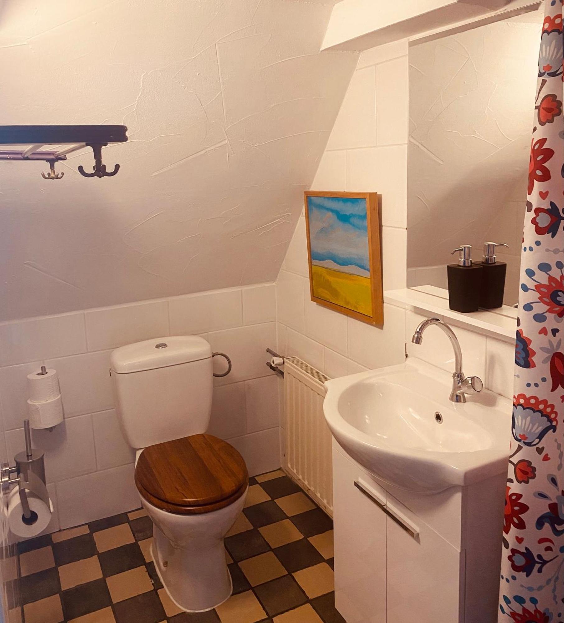 Vakantie Appartement Goedereede Let Op De Badkamer Moet Met Andere Gasten Gedeeld Worden Exterior foto